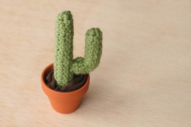 crochet saguaro above